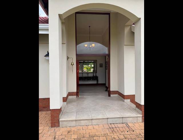 3 BEDROOM HOUSE FOR SALE IN MIDSTREAM ESTATE